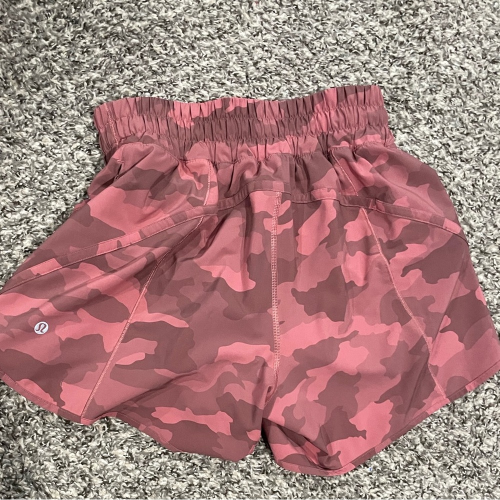 Lululemon track that 5 inch shorts Brier rose